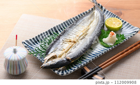 焼きたてのさんま開き（ 一夜干し 干物 ） 112009908