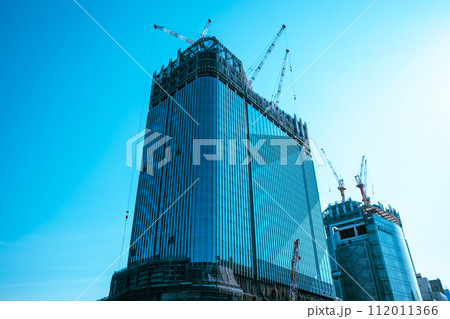 工事中の大規模建設と青空 高輪ゲートウェイ 2024.02 d-4 ライトカラー 工事中の大規模建設と青空 高輪ゲートウェイ 2024.02 d-4 ライトカラー 112011366