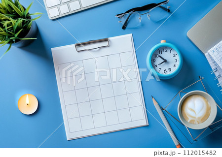 mpty calendar and note book on modern work table 112015482