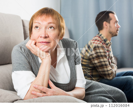 Elderly mother and son quarrel 112016084