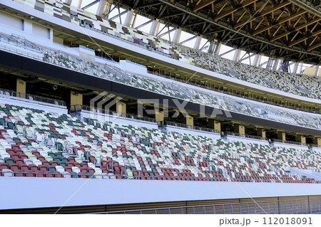 国立競技場の観客席 屋根付きスタンド 国立競技場の観客席 屋根付きスタンド 112018091