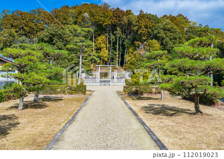 奈良県奈良市　第二十代安康天皇　菅原伏見西陵の参道 112019023