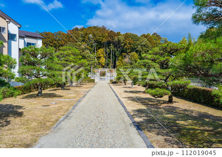 奈良県奈良市 第二十代安康天皇 菅原伏見西陵の参道 奈良県奈良市 第二十代安康天皇 菅原伏見西陵の参道 112019045