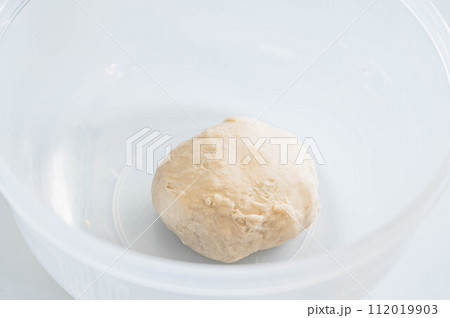 休ませた後の生地 112019903