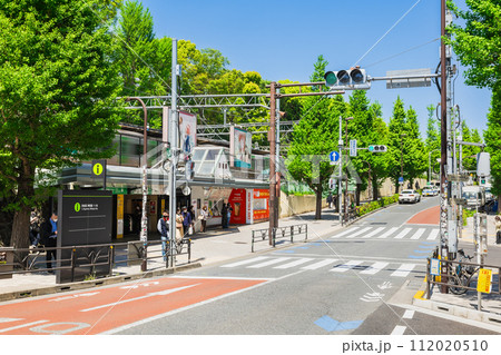 春の原宿駅 竹下口 春の原宿駅 竹下口 112020510