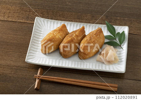 3つ並べたいなりずし 3つ並べたいなりずし 112020891