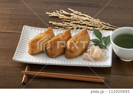 3つ並べたいなりずし 112020895