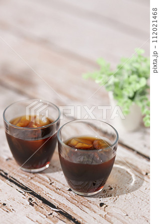 アイスコーヒー　夏のイメージ 112021468