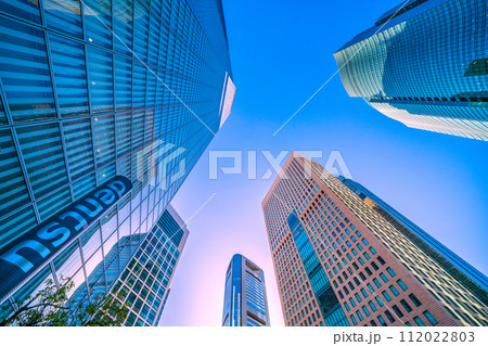 日本の東京都市景観 脱コロナ・2週連続急減。汐留のオフィス街などを望む。新時代へ＝2月27日 112022803