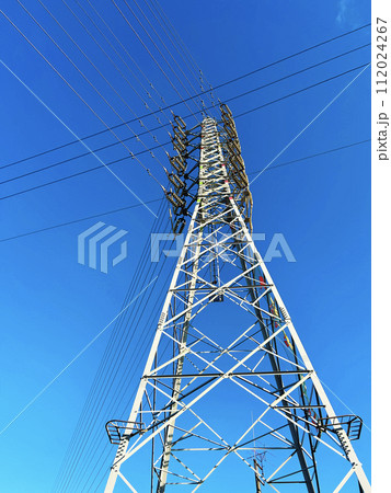 青空にそびえる鉄塔 112024267