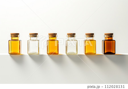 Gradient Tones of Liquid Samples in Glass Vials 112028131