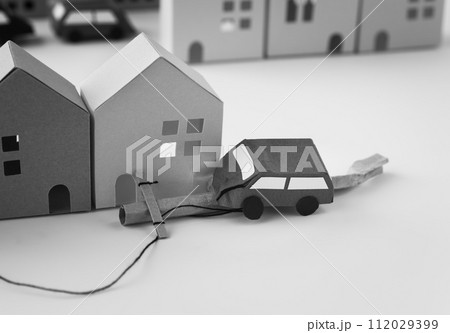 事故 衝突 交通 街 都市 運転操作ミス 居眠り運転もの 事故 衝突 交通 街 都市 運転操作ミス 居眠り運転もの 112029399