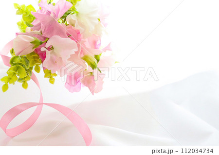 春の花スイトピーのパステルカラーの花束 112034734