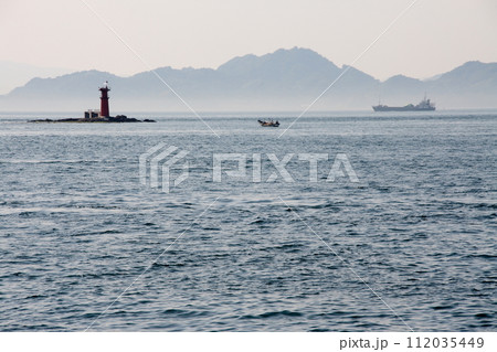 今治大角鼻から見た海の風景 112035449