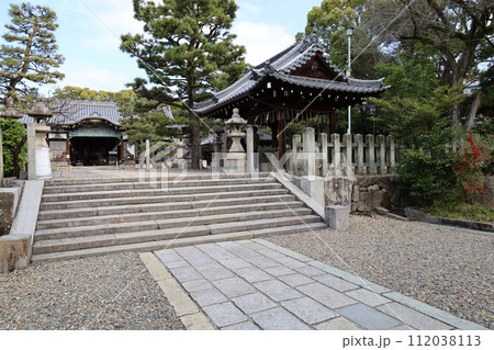 京都市にある御香宮神社(ごこうのみやじんじゃ、ごこうぐうじんじゃ)の境内入りの風景 京都市にある御香宮神社(ごこうのみやじんじゃ、ごこうぐうじんじゃ)の境内入りの風景 112038113