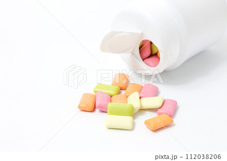 ガム,キシリトール、噛む,おやつ,お菓子,食べ物,チューイングガム,容器,プラスティック容器 ガム,キシリトール、噛む,おやつ,お菓子,食べ物,チューイングガム,容器,プラスティック容器 112038206