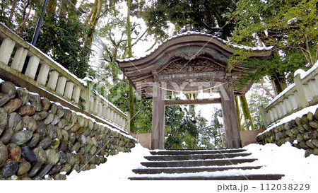 金沢の尾山神社の東神門 112038229