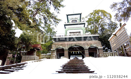 金沢の尾山神社の神門 112038244