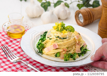 春の味覚 菜の花パスタ 112039795