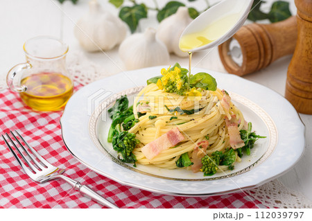 春の味覚 菜の花パスタ 春の味覚 菜の花パスタ 112039797