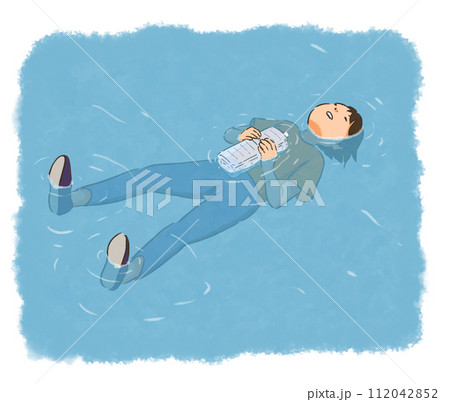 ペットボトルを抱えて水に浮かんでいる人 ペットボトルを抱えて水に浮かんでいる人 112042852
