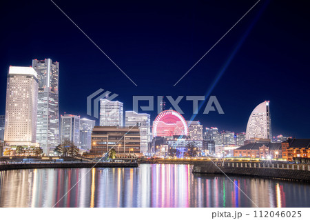 みなとみらいの夜景　横浜 112046025
