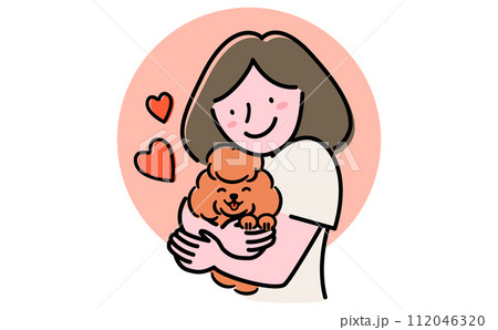 かわいい茶色い子犬のトイプードルを抱っこしながらなでる女性