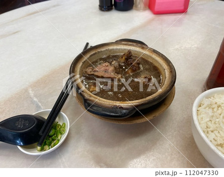 マレーシア名物の肉骨茶は美味しい 112047330