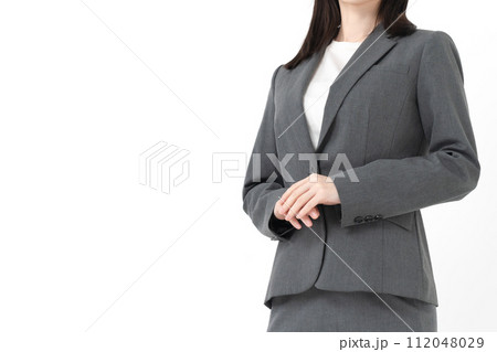 スーツ姿の女性（顔無し） 112048029