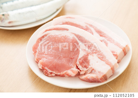 とんかつ用の豚ロース肉 112052105