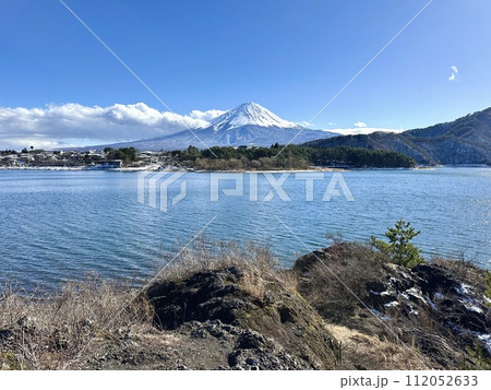 留守ケ岩から見る河口湖と富士山 留守ケ岩から見る河口湖と富士山 112052633