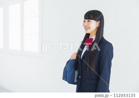 制服を着た女子高生 制服を着た女子高生 112053135