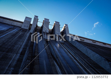 巨大なダム 112053772