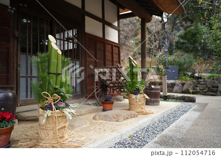 日本のお正月デコレーション 112054716