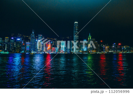青い香港の夜景 青い香港の夜景 112056996