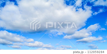 blue sky with tiny clouds background 112059284