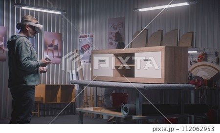 Furniture developer engineer uses virtual reality Furniture developer engineer uses virtual reality 112062953