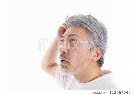 ミドル男性の美容イメージ 112067049