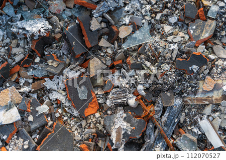 能登半島地震 焼け落ちた瓦礫 112070527