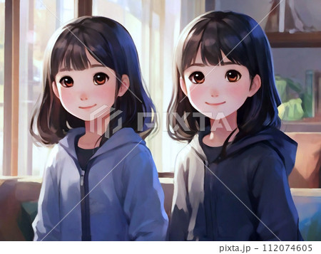 双子の小さな女の子 112074605
