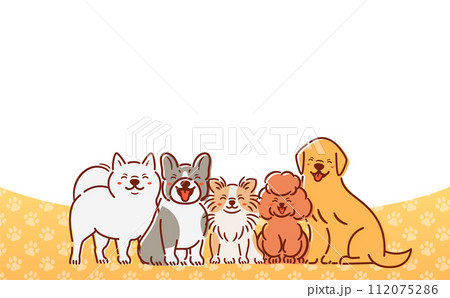 足跡柄の背景と笑顔の犬猫の見出しタイトルに使えるコピースペースのあるかわいい動物ベクターフレーム 112075286