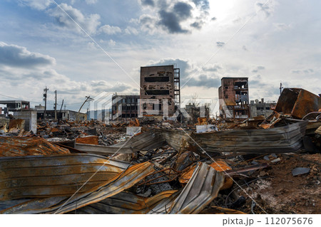能登半島地震 輪島朝市通りの被災現場の風景 能登半島地震 輪島朝市通りの被災現場の風景 112075676