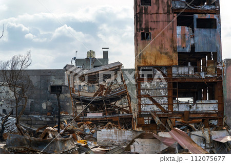 能登半島地震 輪島朝市通りの被災現場の風景 能登半島地震 輪島朝市通りの被災現場の風景 112075677
