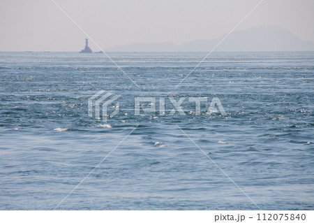 今治湊より竜神島灯台方面を望む 112075840