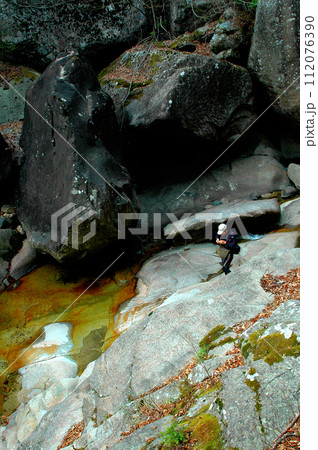 昇仙峡の上流の能泉湖よりもさらに上流。巨岩累々の野猿谷を釣り遡る 昇仙峡の上流の能泉湖よりもさらに上流。巨岩累々の野猿谷を釣り遡る 112076390