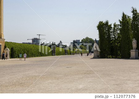 View of the Schoenbrunn Palace Park 112077376