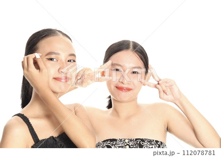 美しい二人の女性 美しい二人の女性 112078781