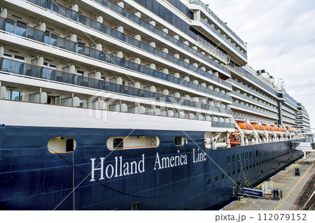 横浜港大さん橋 国際客船ターミナル ウエステルダム 横浜港大さん橋 国際客船ターミナル ウエステルダム 112079152