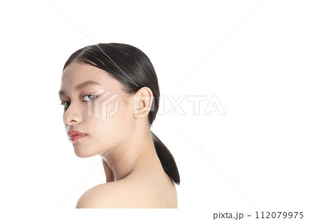 美しい女性 112079975