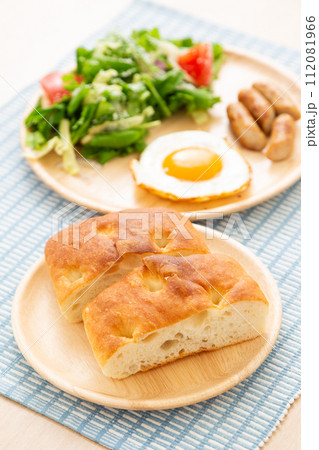 パンの朝食イメージ 112081966